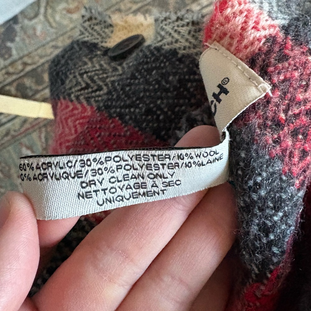Woolrich | Red and Black Plaid Shawl with button closure | One Size - Picture 8 of 8